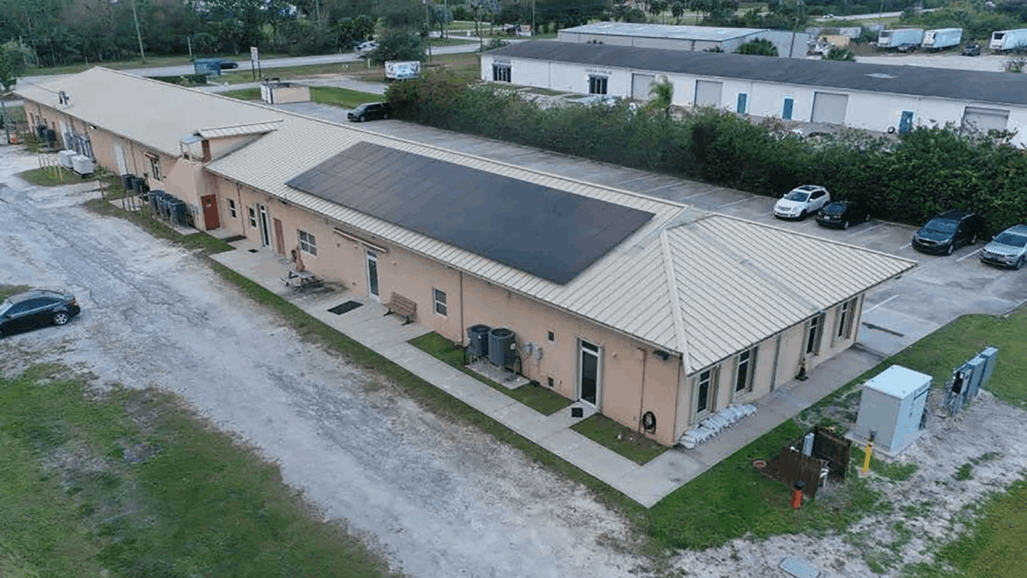 Direct Relief and Treasure Coast Community Health Complete First Power for Health Solar Microgrid in Florida 