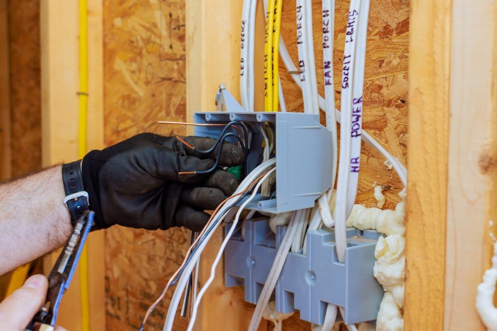 Benefits of Hiring Professional Electricians in Polk County